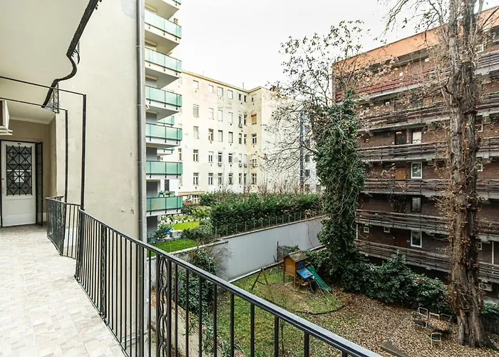 80 Sqm, 3 Bedrooms, 2 Bathrooms, New