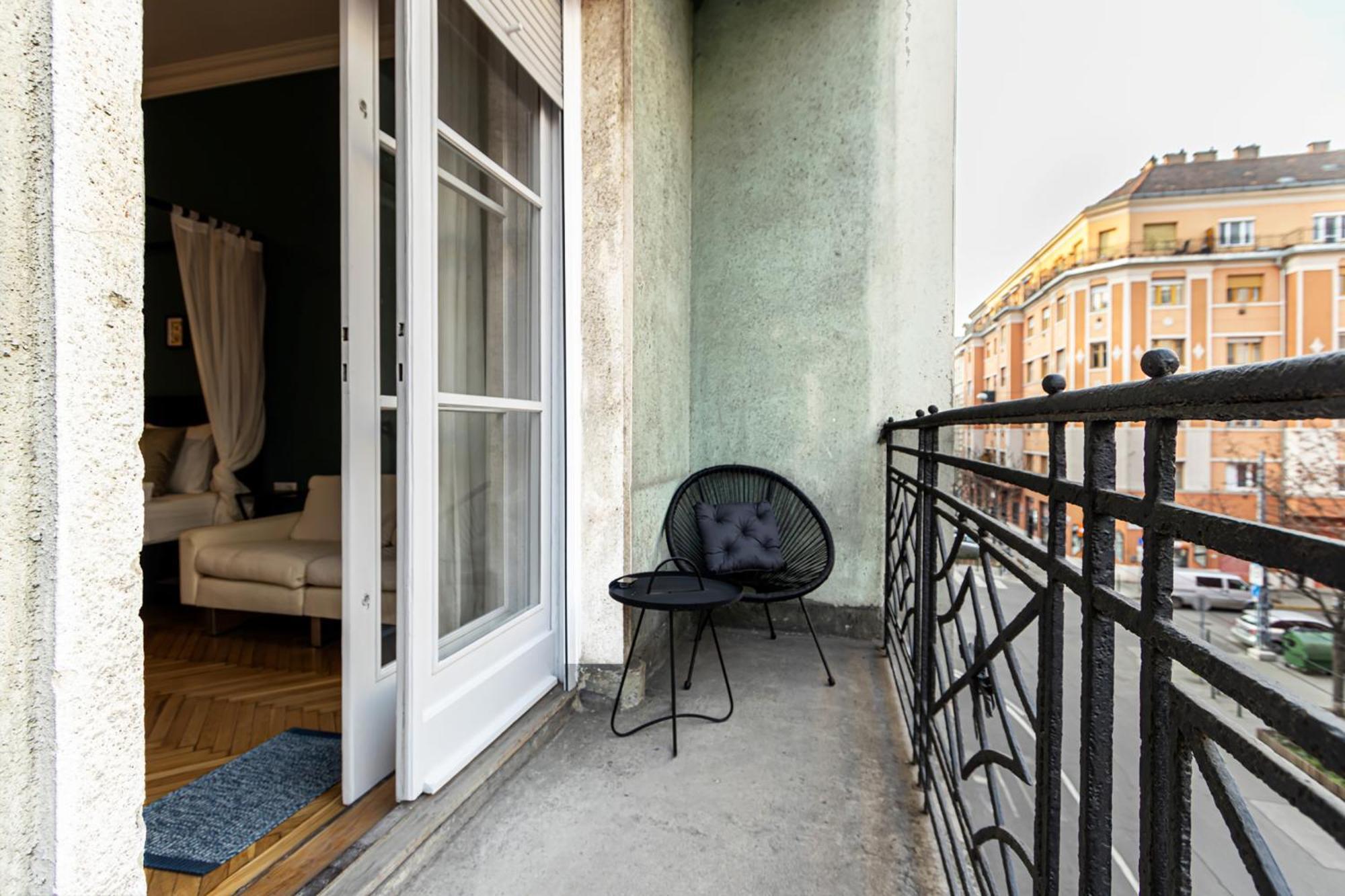 80 Sqm, 3 Bedrooms, 2 Bathrooms, New Апартаменти