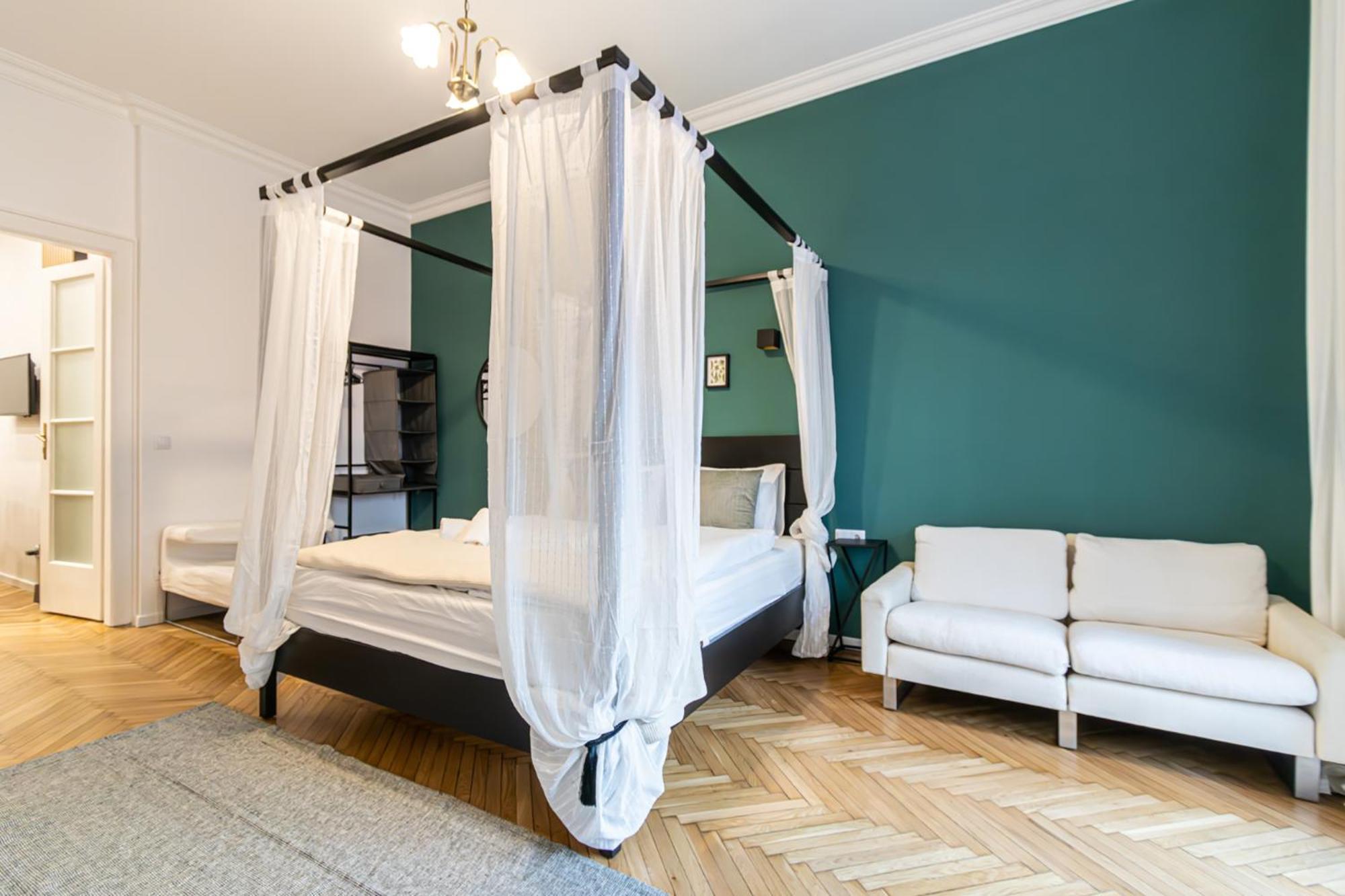 Апартаменти 80 Sqm, 3 Bedrooms, 2 Bathrooms, New Будапешт