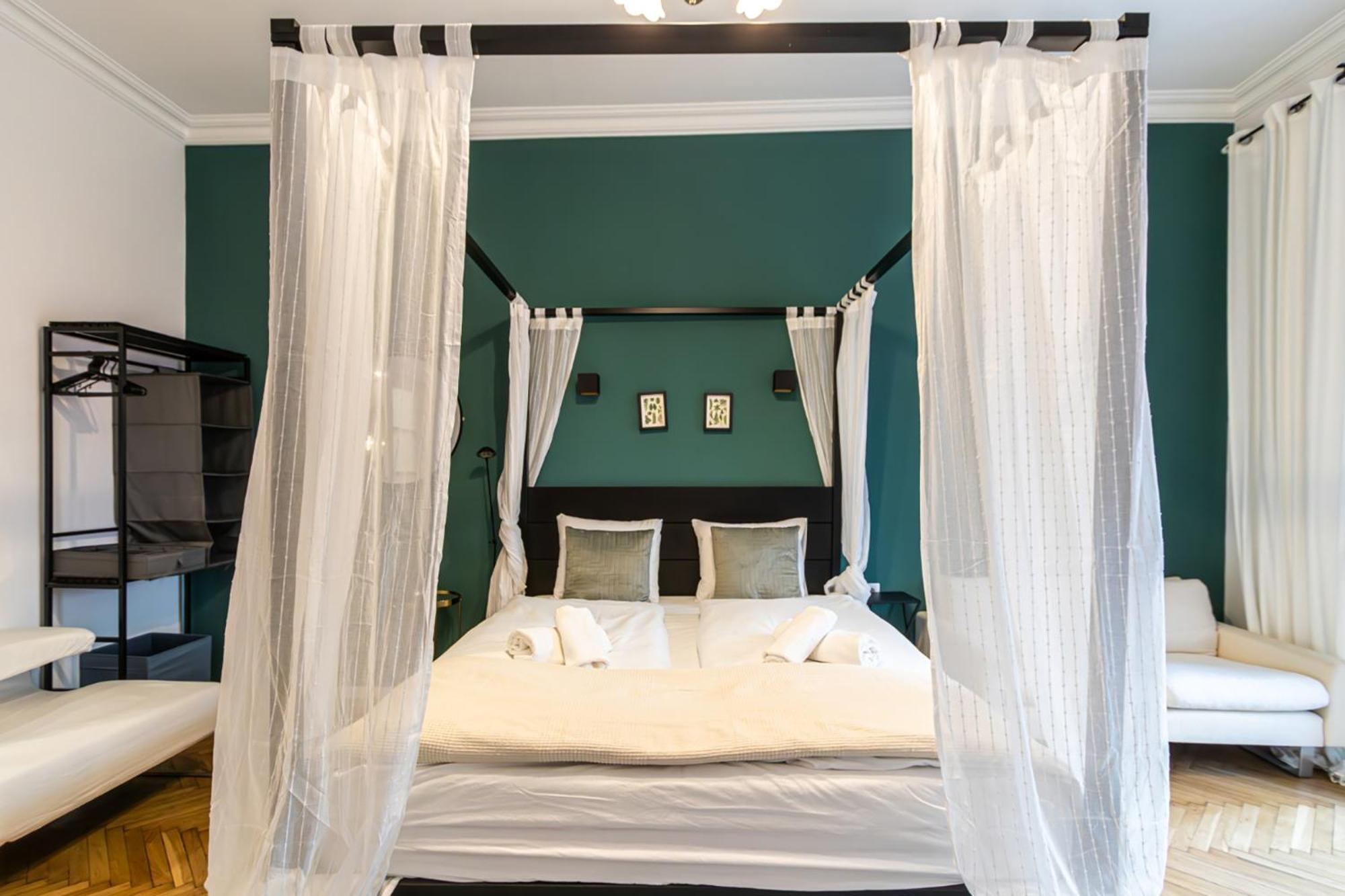 80 Sqm, 3 Bedrooms, 2 Bathrooms, New Apartamento