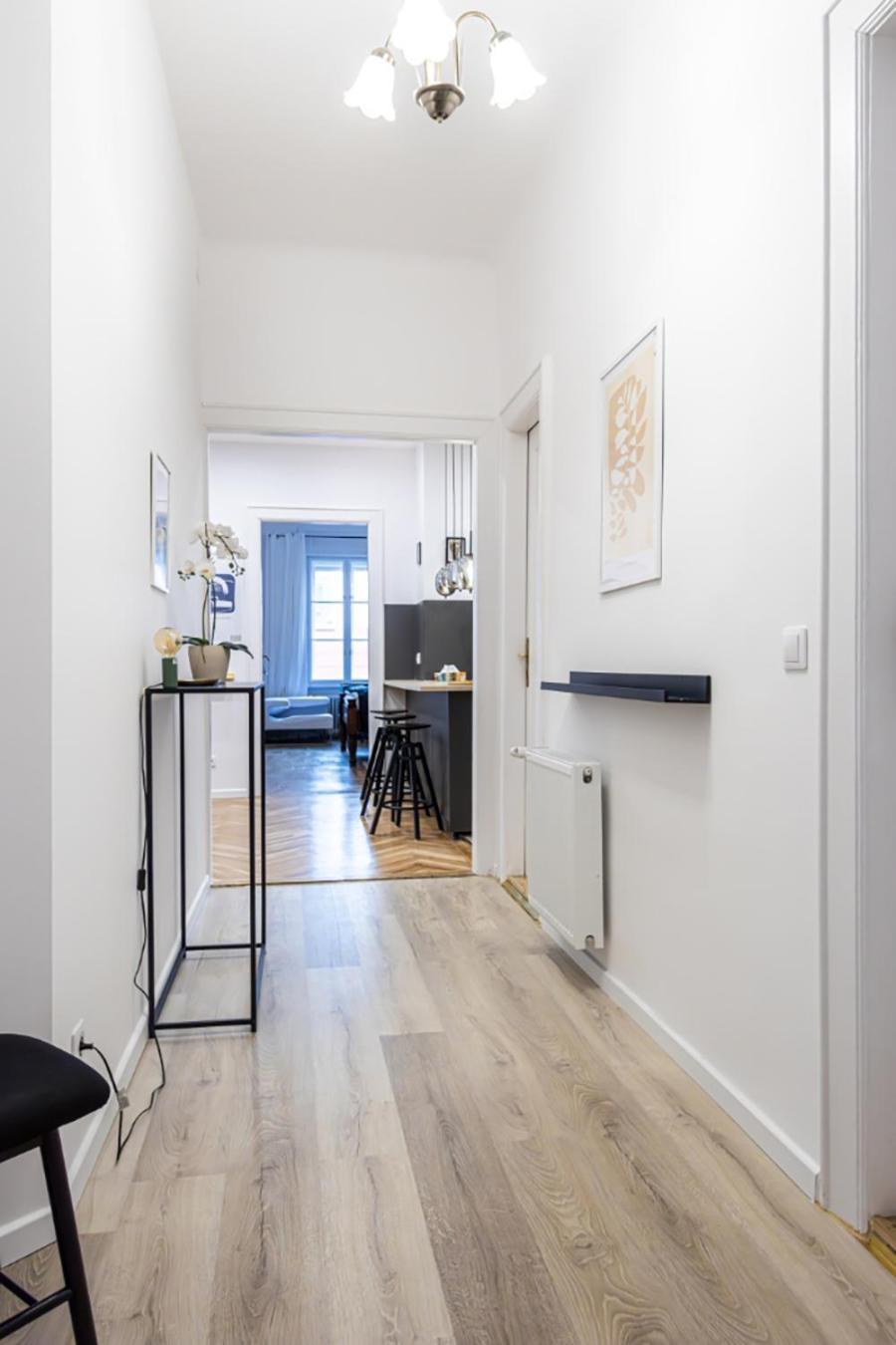 80 Sqm, 3 Bedrooms, 2 Bathrooms, New Апартаменти Будапешт